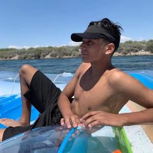 Meet your Posher, Rene